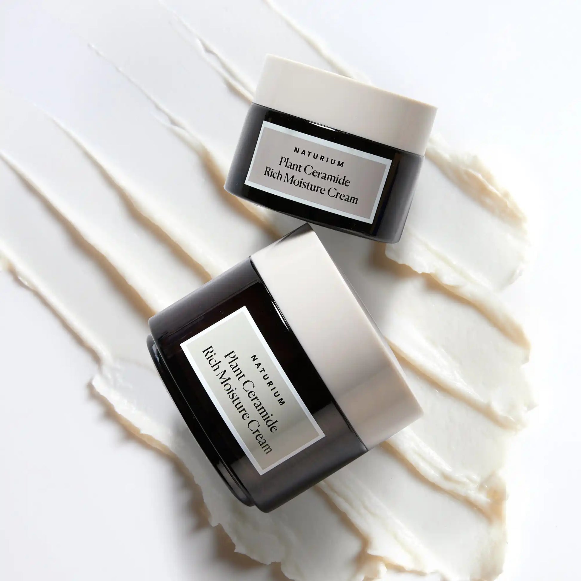 plant-ceramide-rich-moisture-cream-jumbo-u1 11_18_2021_Naturium0575-crop.webp