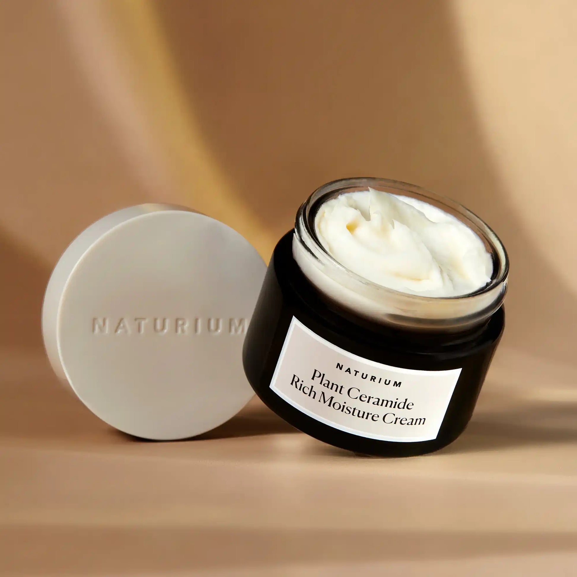 plant-ceramide-rich-moisture-cream-p4 plantceramide_0154-crop_1.webp